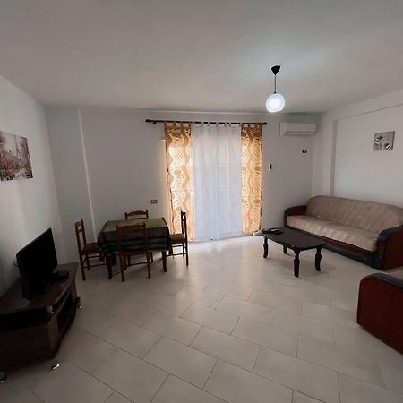 Gerald'S Central Apartments Vlore Ngoại thất bức ảnh