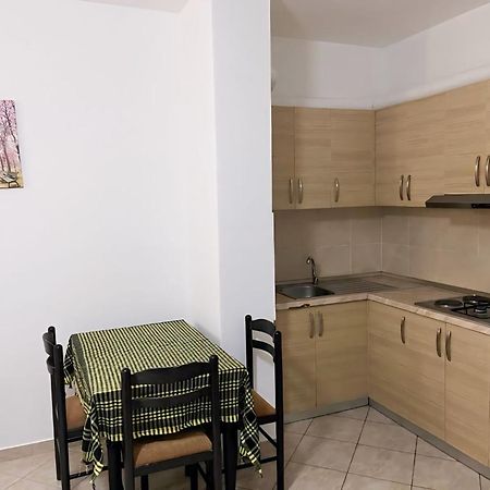 Gerald'S Central Apartments Vlore Ngoại thất bức ảnh