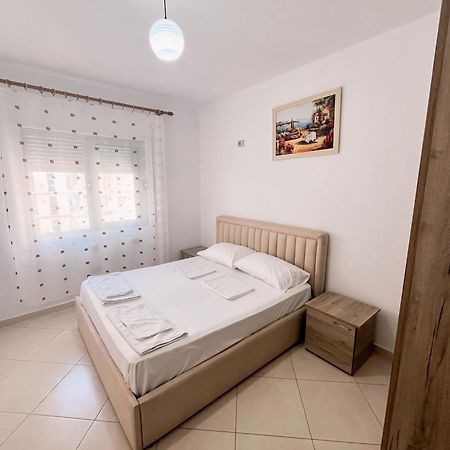 Gerald'S Central Apartments Vlore Ngoại thất bức ảnh