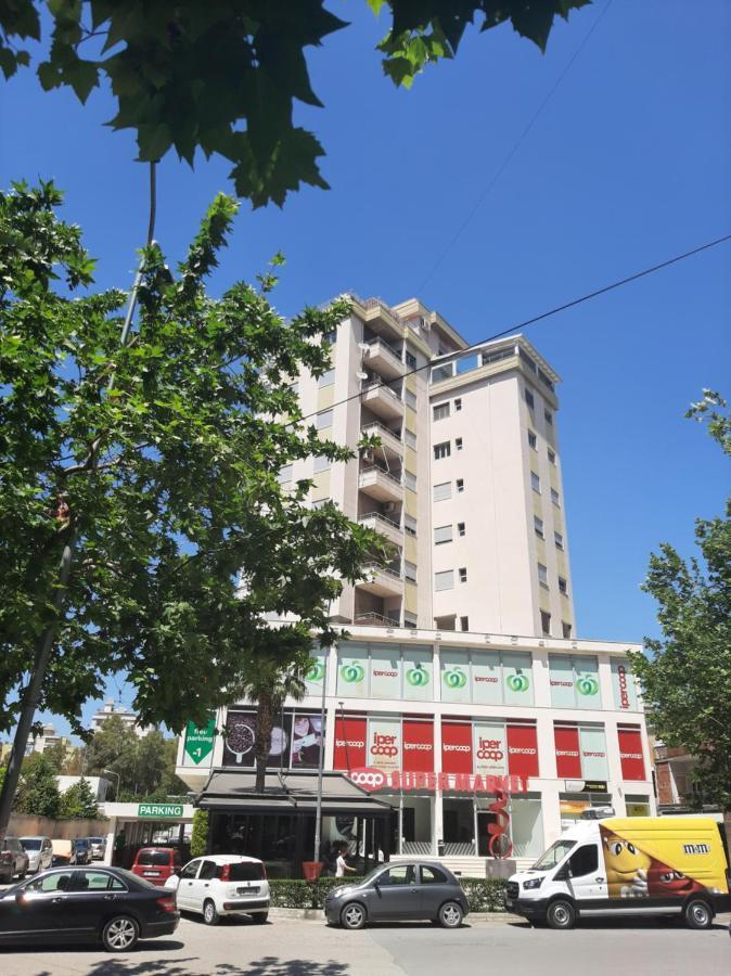 Gerald'S Central Apartments Vlore Ngoại thất bức ảnh