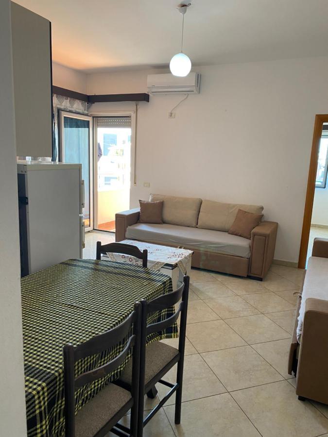 Gerald'S Central Apartments Vlore Ngoại thất bức ảnh