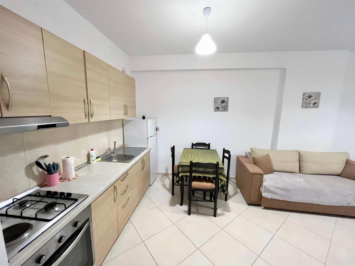 Gerald'S Central Apartments Vlore Ngoại thất bức ảnh
