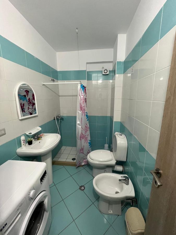 Gerald'S Central Apartments Vlore Ngoại thất bức ảnh