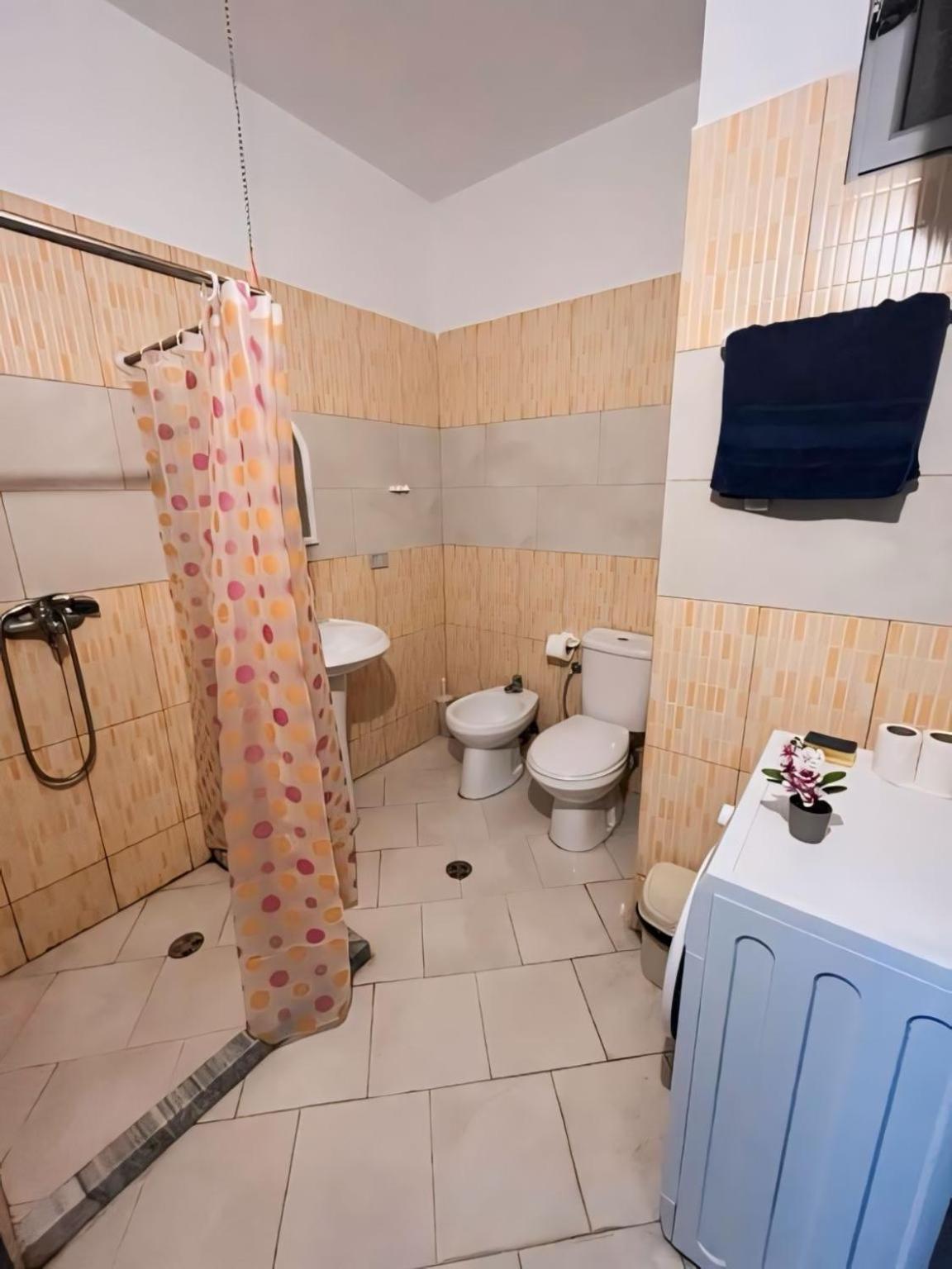 Gerald'S Central Apartments Vlore Ngoại thất bức ảnh
