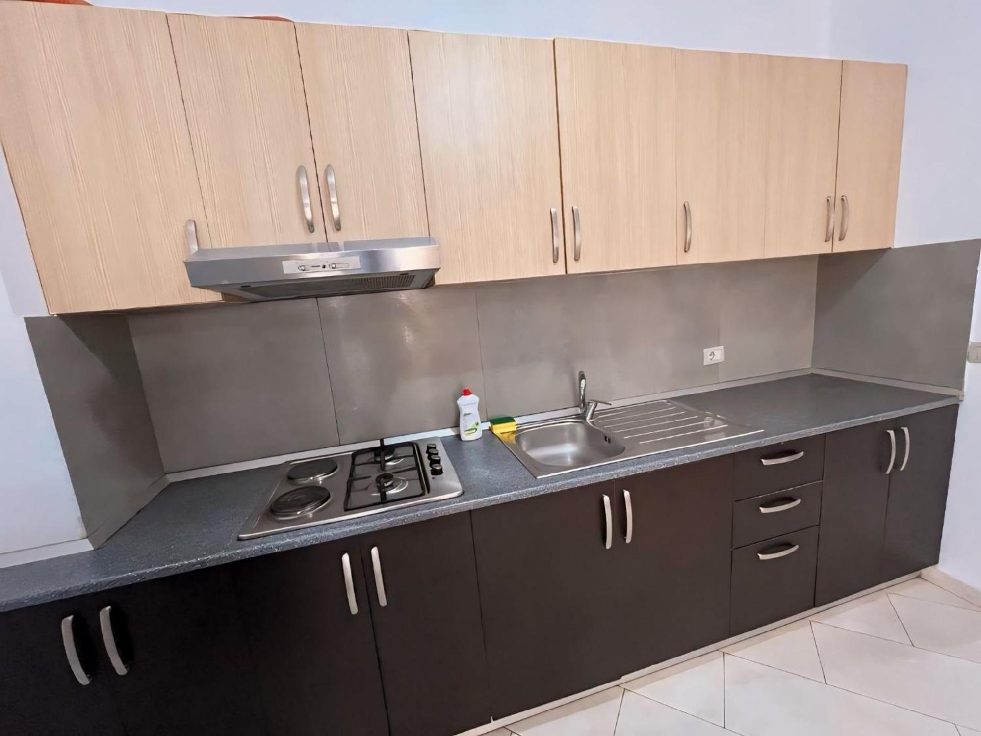 Gerald'S Central Apartments Vlore Ngoại thất bức ảnh