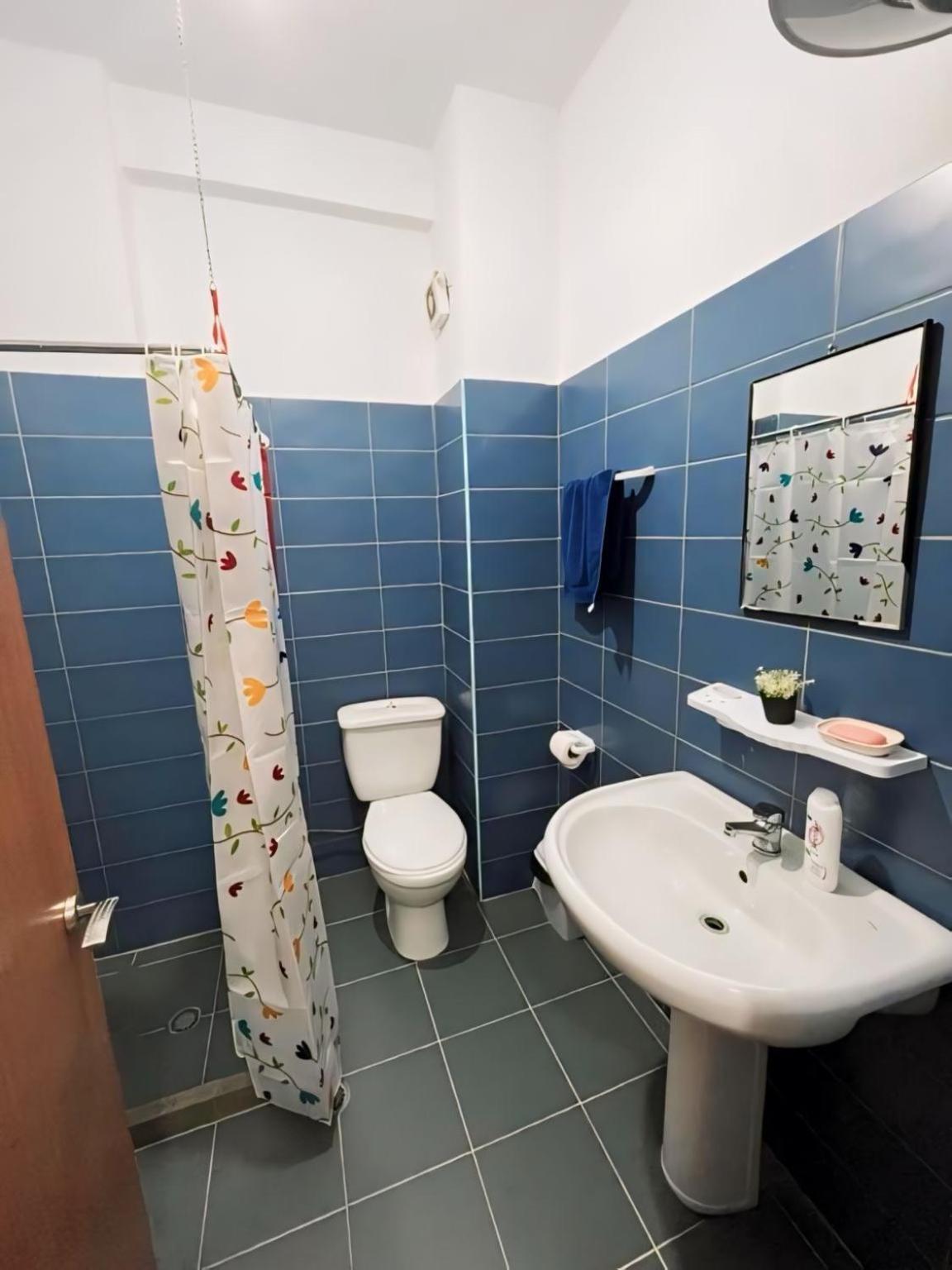 Gerald'S Central Apartments Vlore Ngoại thất bức ảnh