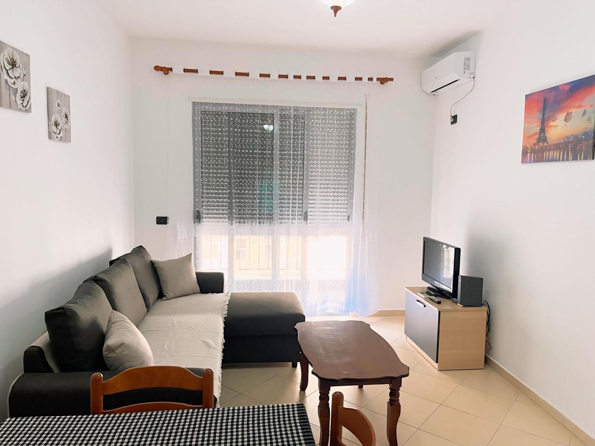 Gerald'S Central Apartments Vlore Ngoại thất bức ảnh