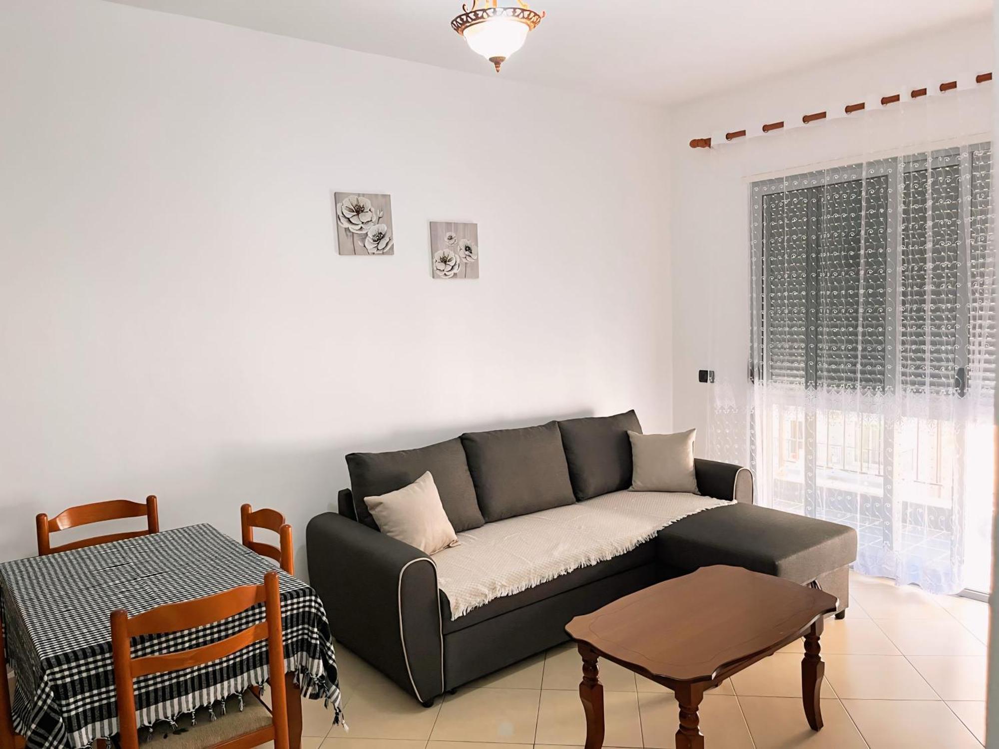 Gerald'S Central Apartments Vlore Ngoại thất bức ảnh