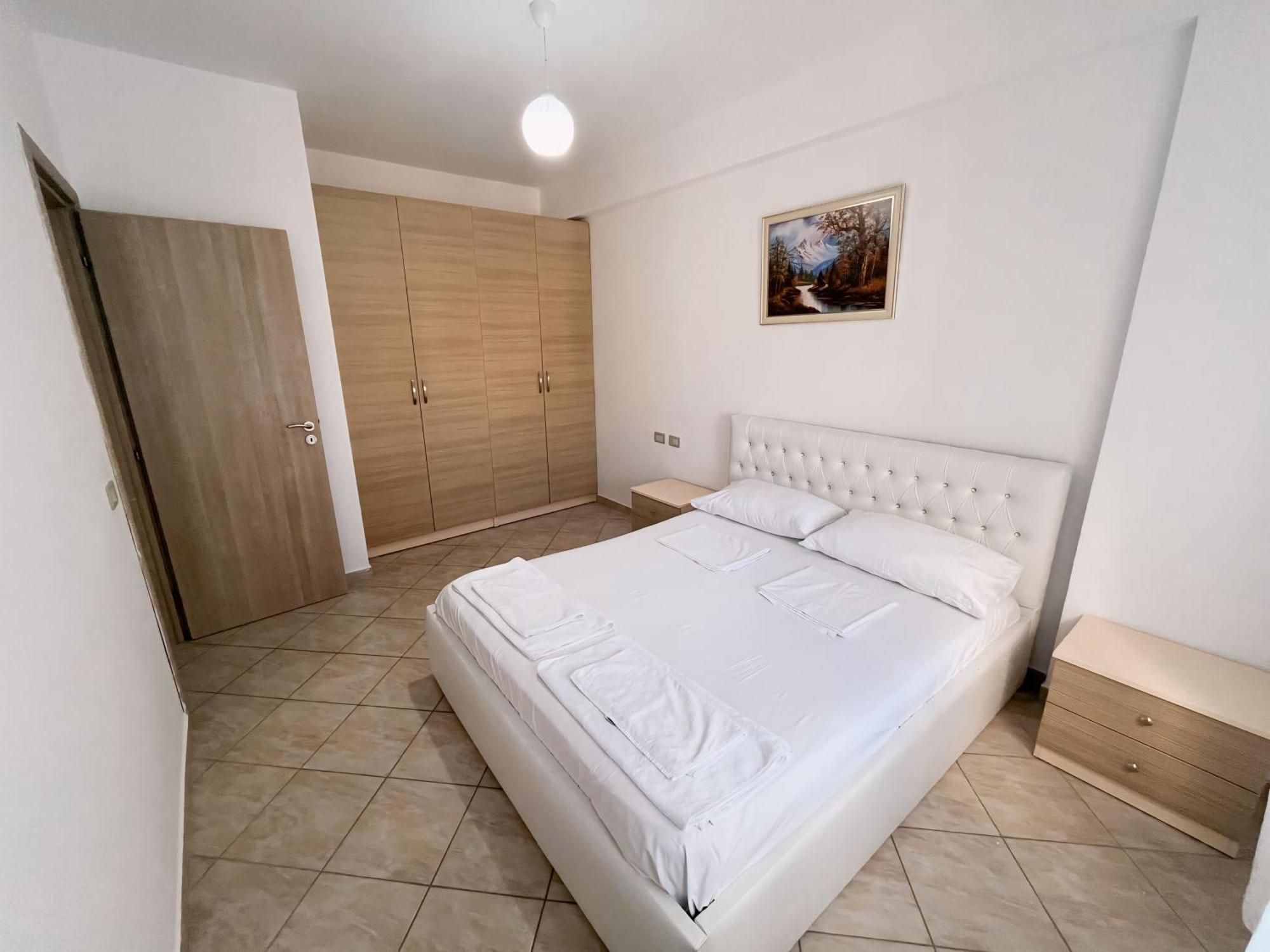Gerald'S Central Apartments Vlore Ngoại thất bức ảnh