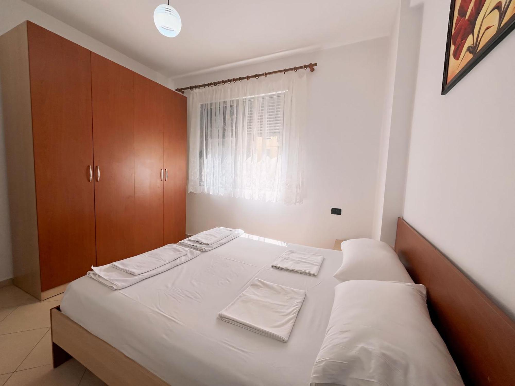 Gerald'S Central Apartments Vlore Ngoại thất bức ảnh