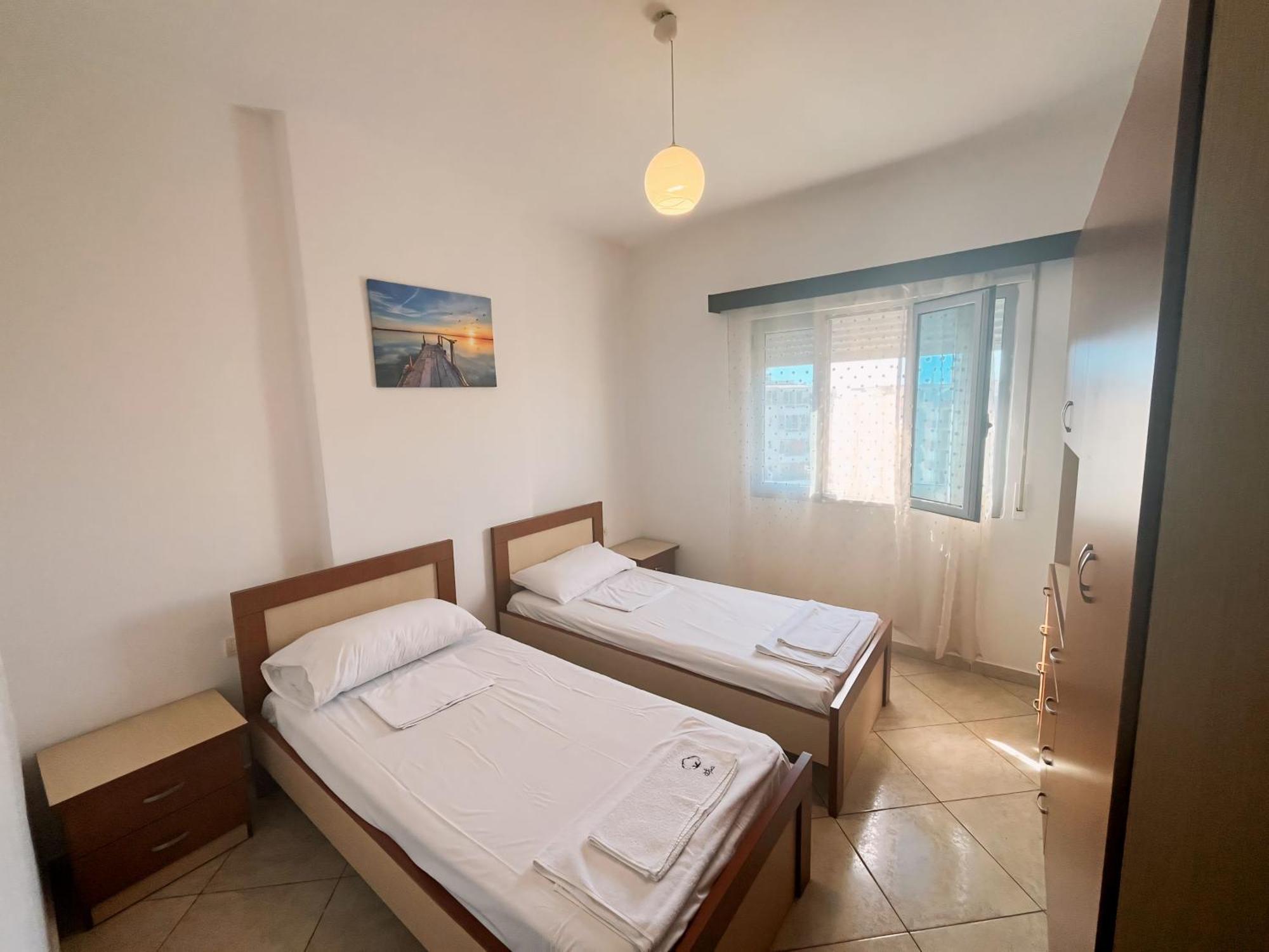 Gerald'S Central Apartments Vlore Ngoại thất bức ảnh