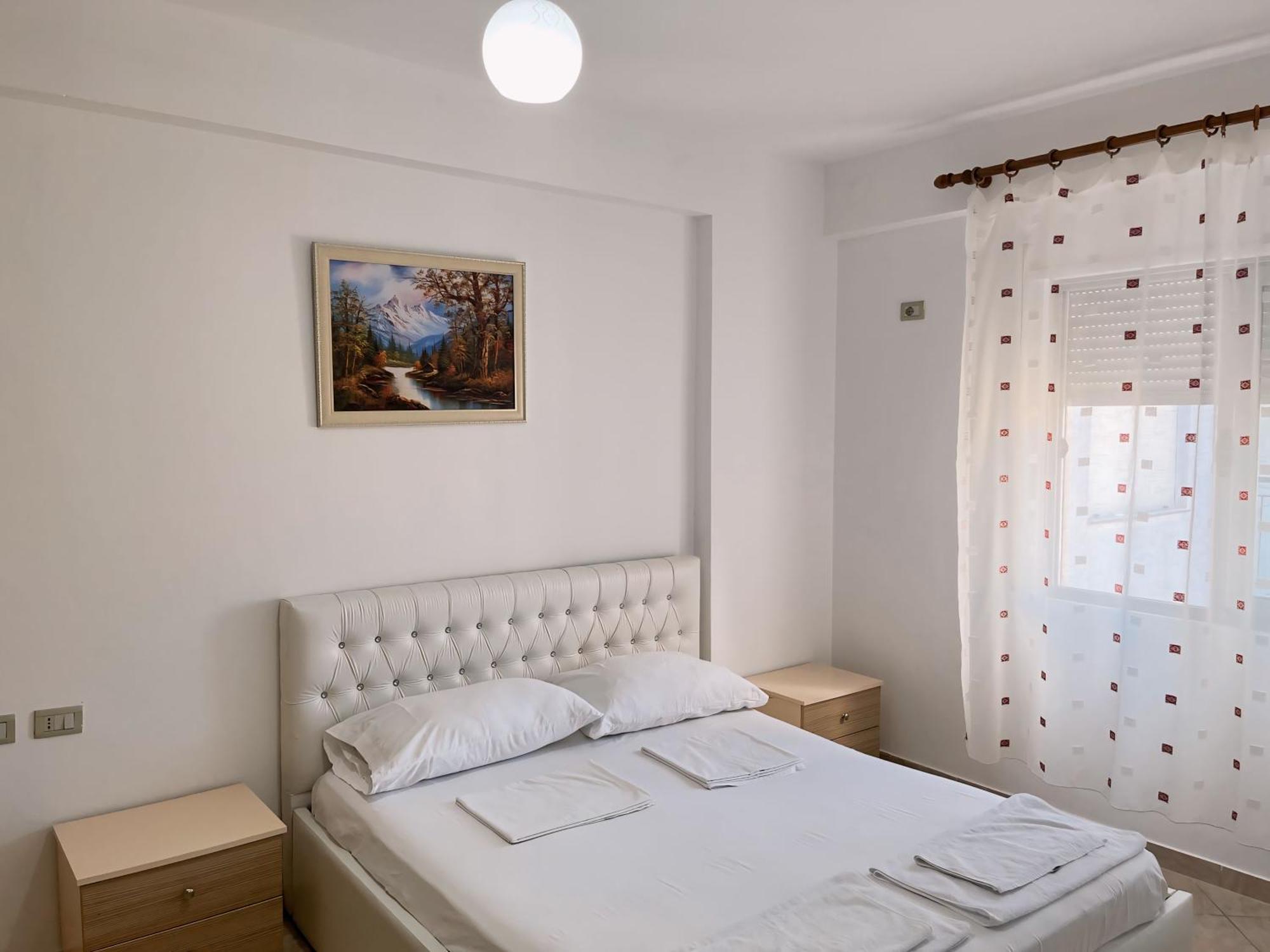 Gerald'S Central Apartments Vlore Ngoại thất bức ảnh