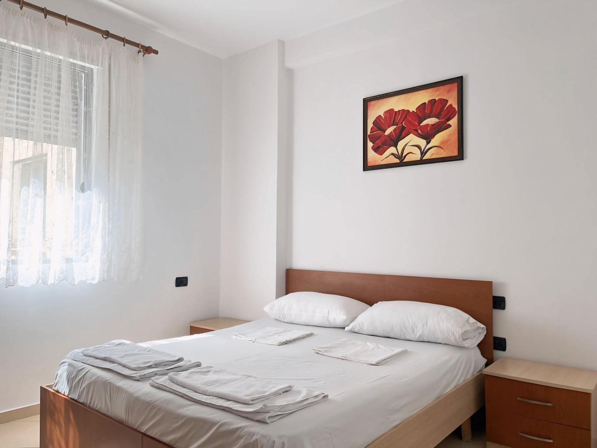 Gerald'S Central Apartments Vlore Ngoại thất bức ảnh