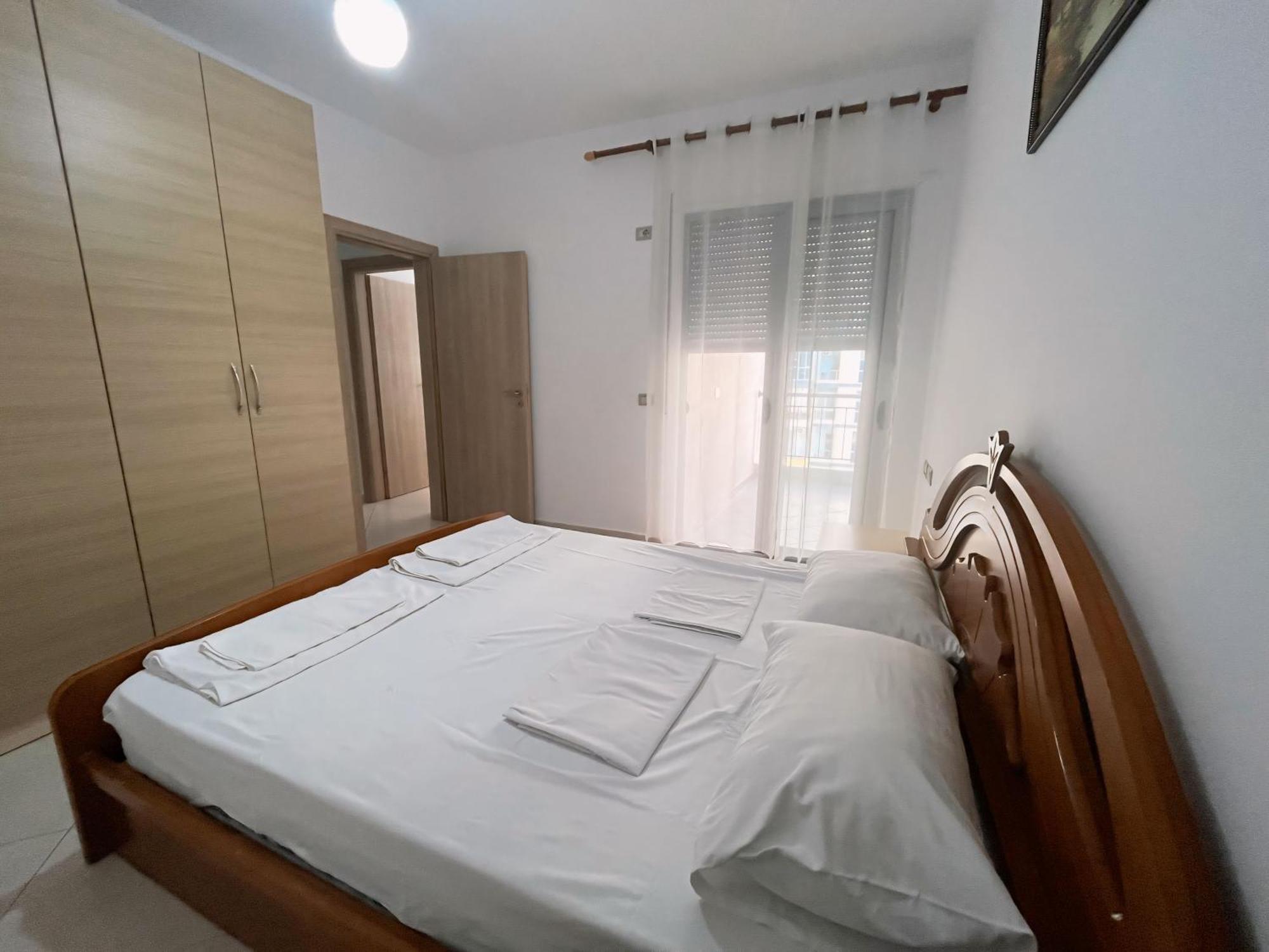 Gerald'S Central Apartments Vlore Ngoại thất bức ảnh