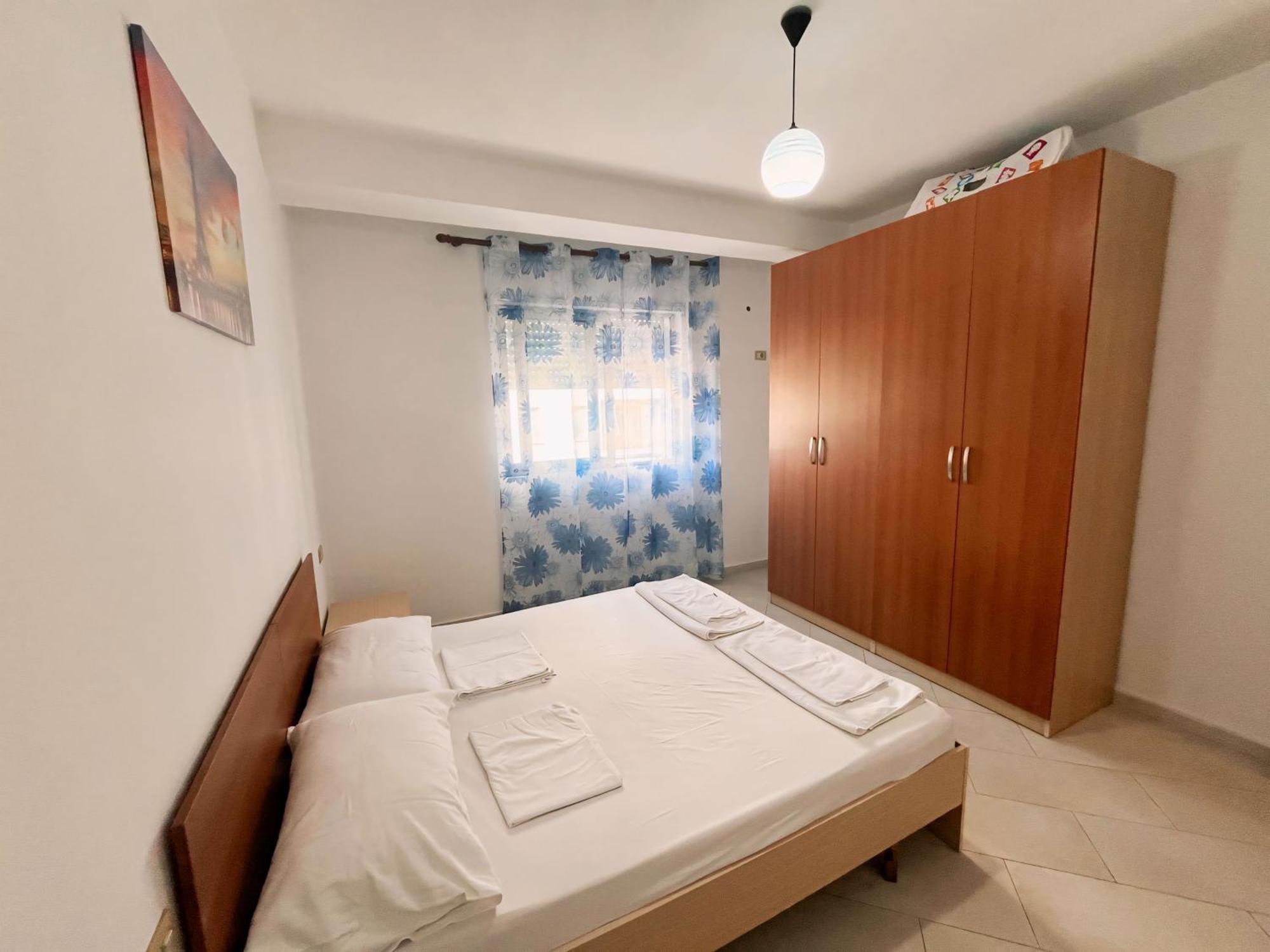 Gerald'S Central Apartments Vlore Ngoại thất bức ảnh