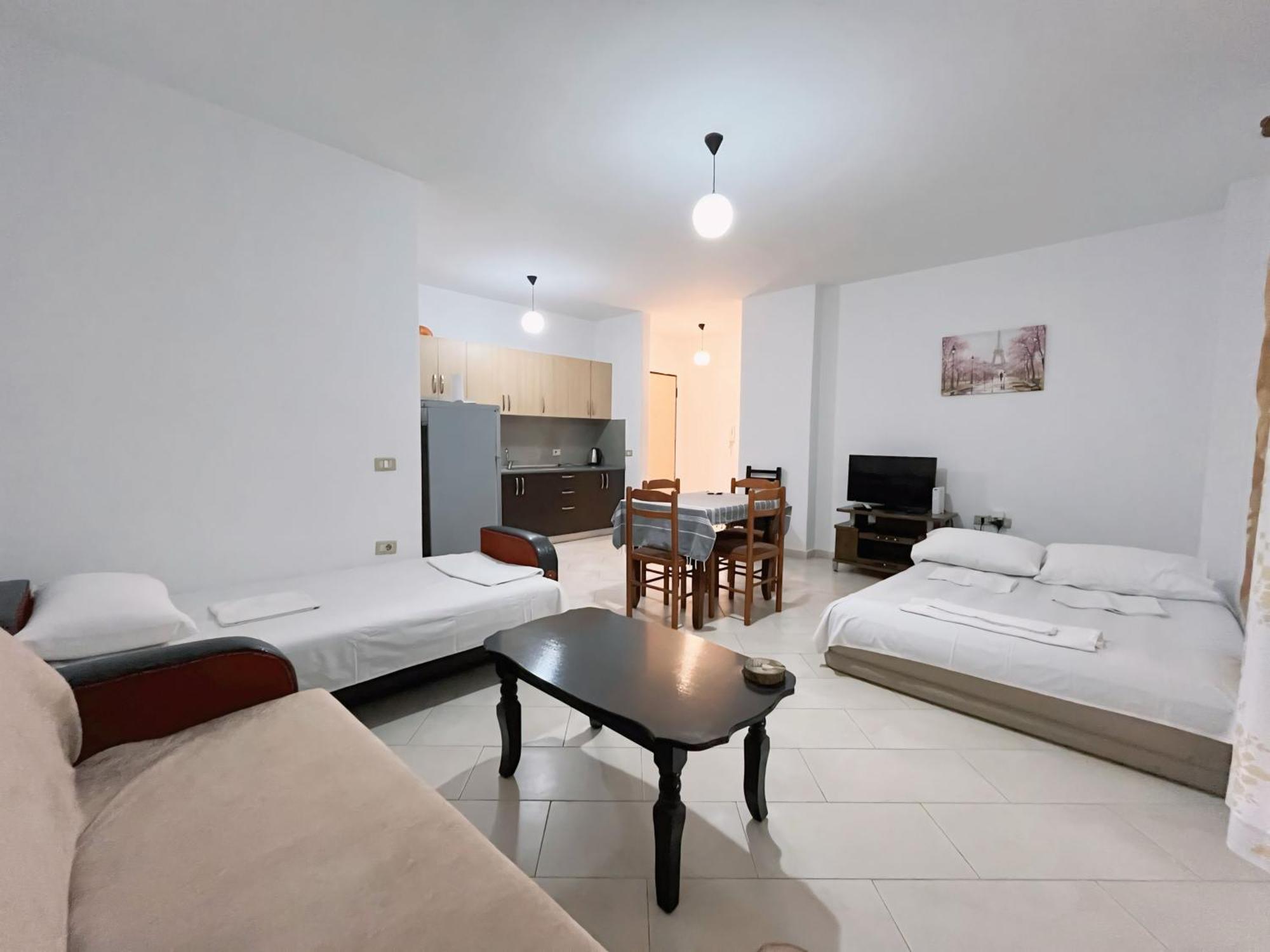 Gerald'S Central Apartments Vlore Ngoại thất bức ảnh
